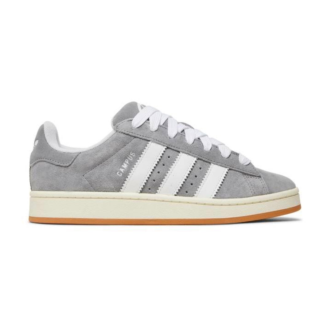 Adidas Campus 00s Grey White vista lateralmente. colore grigio con strisce bianche di lato