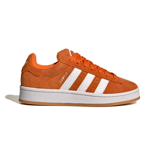 Adidas Campus 00s Orange Gum GS vista lateralmente. Colore arancione con strisce bianche di lato