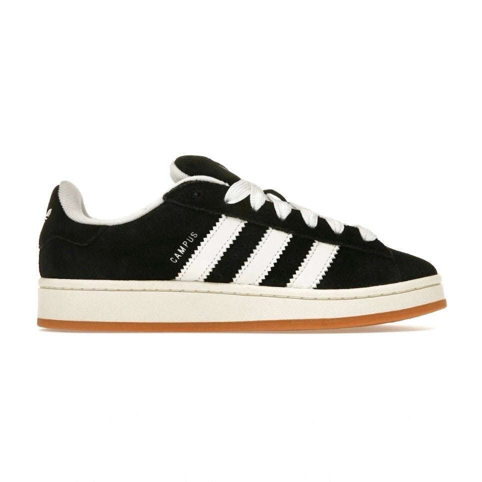 Adidas Campus 00s Core Black vista lateralmente. colore nero con strisce bianche di lato