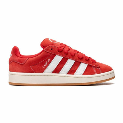 Adidas Campus 00s Better Scarlet Cloud White vista lateralmente. colore rosso con strisce bianche di lato