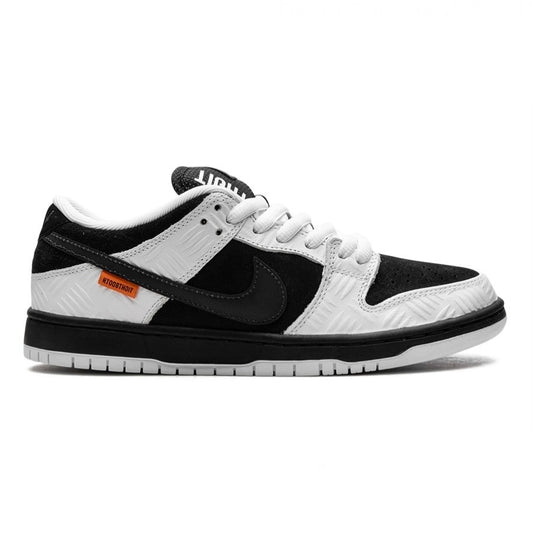 Dunk Low SB TIGHTBOOTH